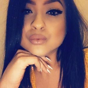 Meet your Posher, Leslie